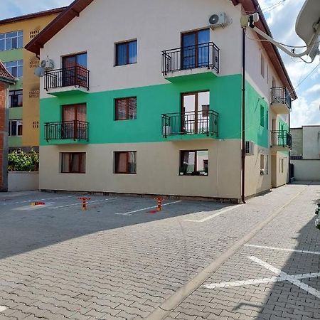 Apartament Teo Caransebeş Eksteriør bilde