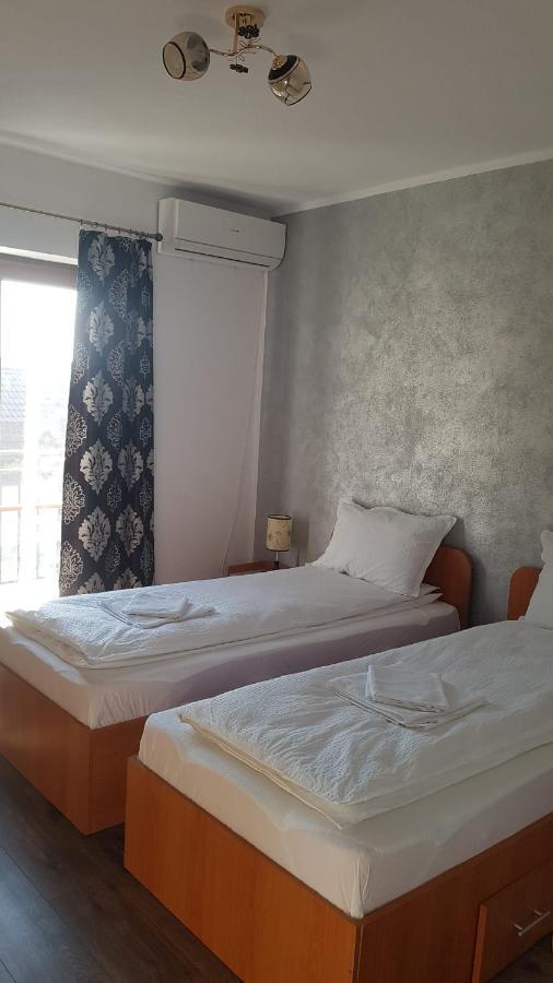 Apartament Teo Caransebeş Eksteriør bilde