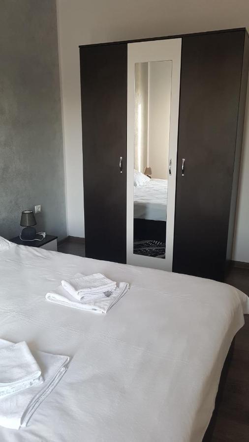 Apartament Teo Caransebeş Eksteriør bilde