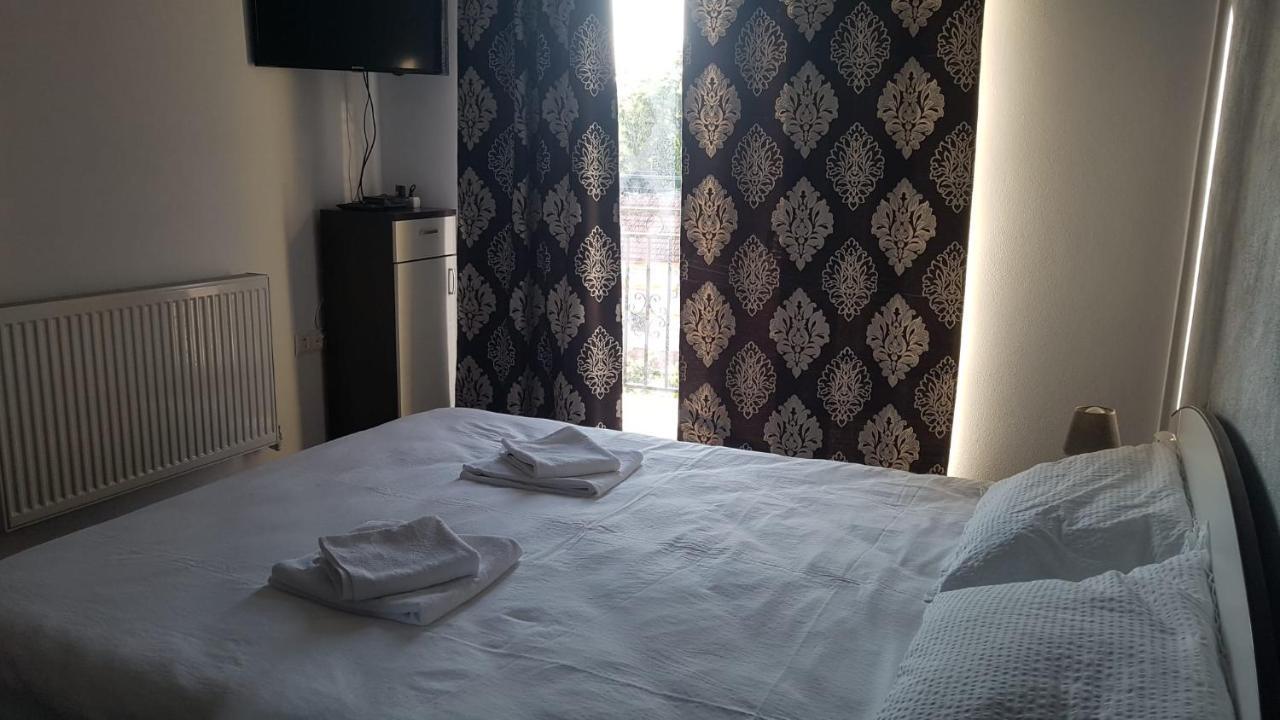 Apartament Teo Caransebeş Eksteriør bilde