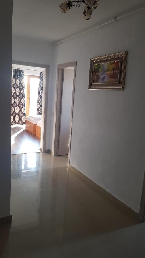 Apartament Teo Caransebeş Eksteriør bilde
