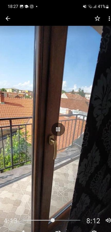 Apartament Teo Caransebeş Eksteriør bilde